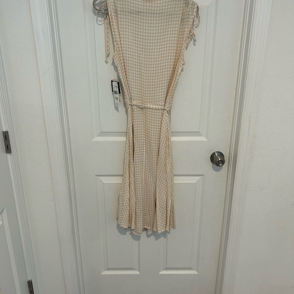 52seven Women’s Sleeveless Plaid Dress with a Full Skirt & Pockets

Size 14
NWT - Picture 2 of 9